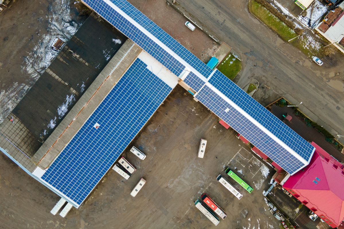 Retail and multi-tenant commercial roofing project